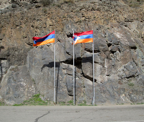 На границе Карабаха с Арменией.