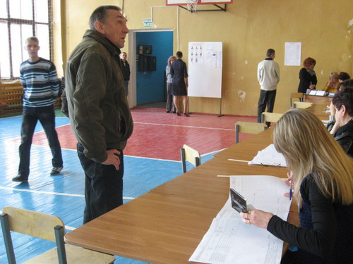 Голосование на участке №1201. Волгоградская область, р. п. Городище, 24 марта 2013 г. Фото Вячеслава Ященко для "Кавказского узла".