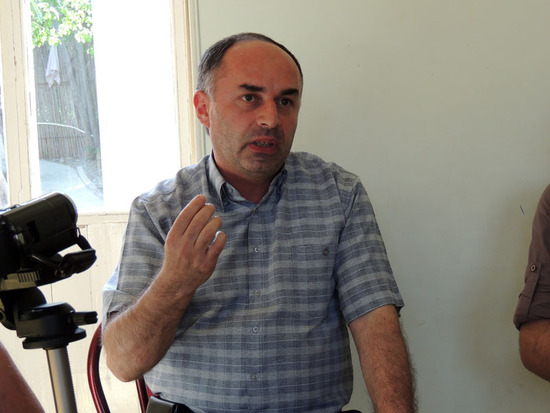 Карабахский писатель и журналист шот Бегларян говорит о полезности инета, как правильно извлечь пользу.
