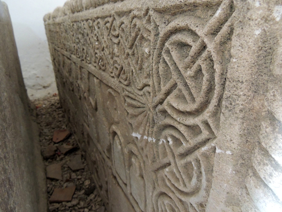 Церковь «Пустынь Кусаноц». Усыпальница Мелик-Шахназарянов. Церковь «Пустынь Кусаноц». Усыпальница Мелик-Шахназарянов.