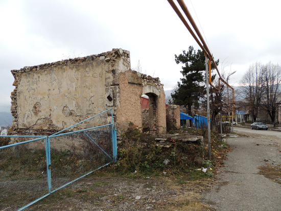 Последствия войны - разрушенные дома. "Кавказский Узел"