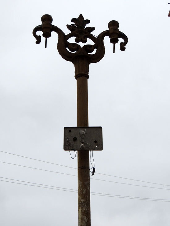 Железный столб, оставшийся со времён Союза. "Кавказский Узел"