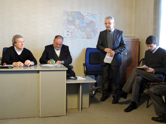 Встречу открывает президент Степанакертского пресс-клуба, главный редактор журнала 