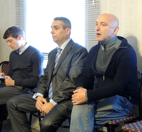 Выступает координатор Нагорно-Карабахского комитета “Хельсинкская инициатива – 92″ Карен Оганджанян (карйний слева).