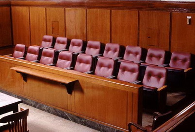 Места для присяжных. Фото с сайта www.2000.net.ua