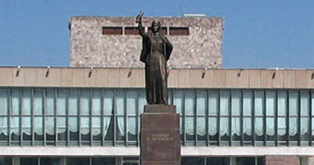 Монумент "Навеки с Россией" в Нальчике. Фото с сайта lenta.ru