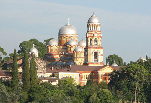 Новоафонский монастырь, Абхазия. Фото с сайта http://ru.wikipedia.org