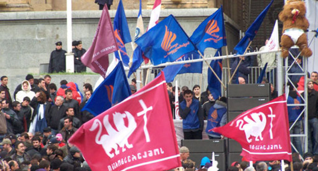 Митинг оппозиции у парламента Грузии, 9 апреля 2009 года. Фото "Кавказского Узла"