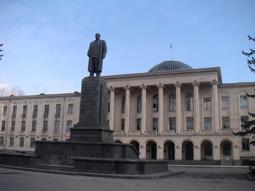 Памятник Сталину в г. Гори (Грузия)