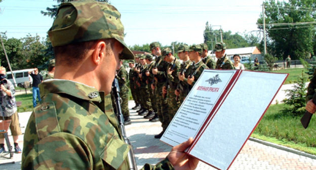 Мероприятие по призыву граждан на военную службу, Чечня. Фото с сайта www.chechnyafree.ru