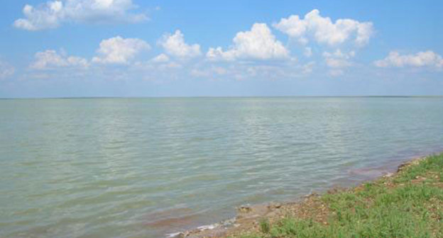 Калмыкия, озеро Б.Яшалтинское. Фото с сайта http://web2.0kalmykia.ru