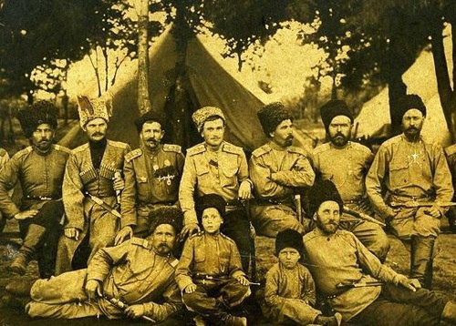 Кубанские казаки в мае 1916. Архивное фото. Источник: ru.wikipedia.org