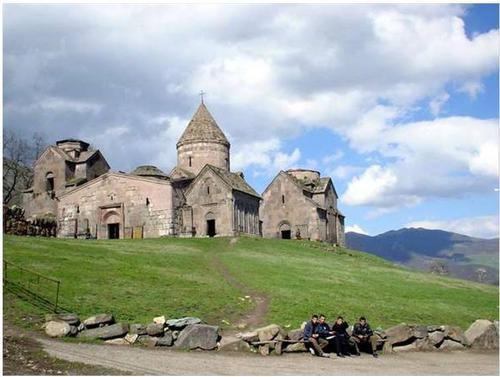 Монастырь Гошаванк 13-го века, окрестности Дилижана, Северная Армения. Фото с сайта www.hansrossel.com