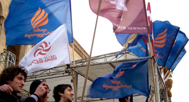 Оппозиция 9 апреля 2009 года перед зданием Парламента Грузии. Фото "Кавказского Узла"