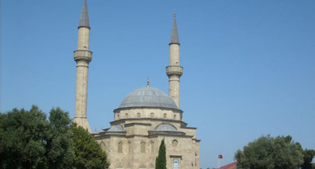 Мечеть в Аллее Жертв, Баку. Фото с сайта http://nurlink.moifoto.ru/Baku/f912253