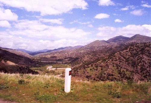 Нагорный Карабах, ущелье реки Акеры. Фото с сайта http://kat2.ru