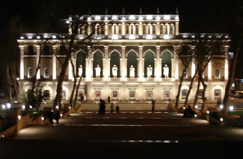 Музей литературы в Баку, Азербайджан.  Источник: http://fotki.yandex.ru/users/singl-l