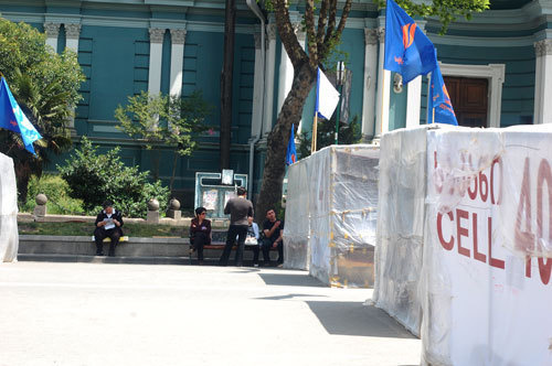 Тбилиси, проспект Руставели, палаточный городок оппозиции у Парламента Грузии, 15 мая 2009 года. Фото "Кавказского Узла"