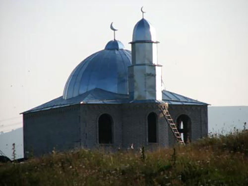 Кува-Баши- одна из мечетей Карачаево-Черкесии. Фото с сайта www.elbrusoid.org