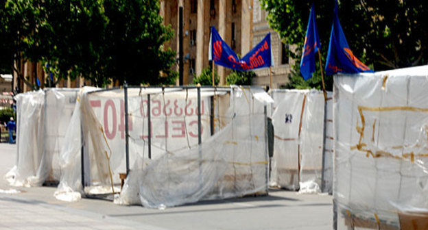 Тбилиси, оппозиция у парламента Грузии. Фото "Кавказского Узла"