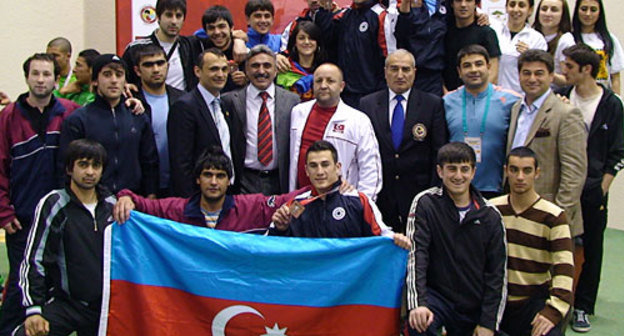 Команда каратистов Азербайджана на турнире "Босфор", апрель 2009 года. Фото с сайта http://karate.az 