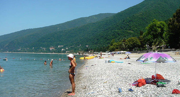 Абхазия, Гагра, пляж. Фото "Кавказского Узла"