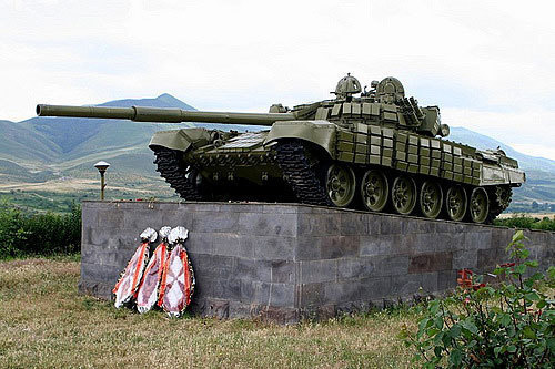 Нагорный Карабах, Памятник жертвам войны. Фото с сайта www.flickr.com/photos/witandcaboodle