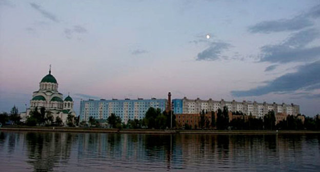 Астрахань, вид с набережной. Фото с сайта http://astrakhan-450.ru, автор Константин Беспалов