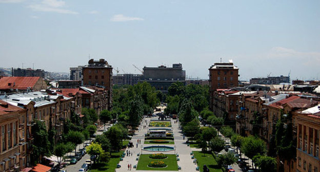 Армения, Ереван, вид с Каскада. Фото с сайта www.flickr.com/photos/mortsan