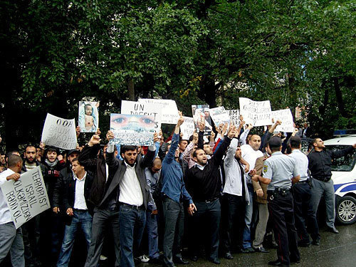Азербайджан, Баку, акция протеста перед посольством Израиля, 18 сентября 2009 года. Фото "Кавказского Узла"