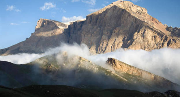Азербайджан, гора Шахдаг. Фото с сайта www.risk.ru/users/zharikson/8078