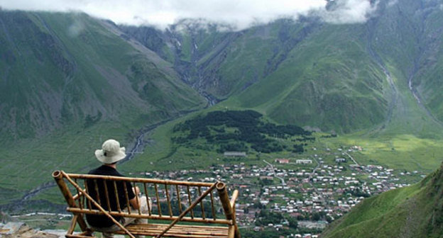 Грузия. Казбекский район. Фото с сайта http://iverieli.narod.ru Грузия. Казбекский район. Фото с сайта http://iverieli.narod.ru