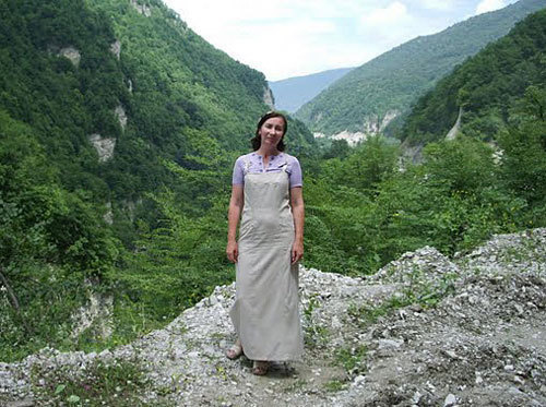 Наталья Эстемирова. Фото с сайта http://picasaweb.google.ru/averh.sova