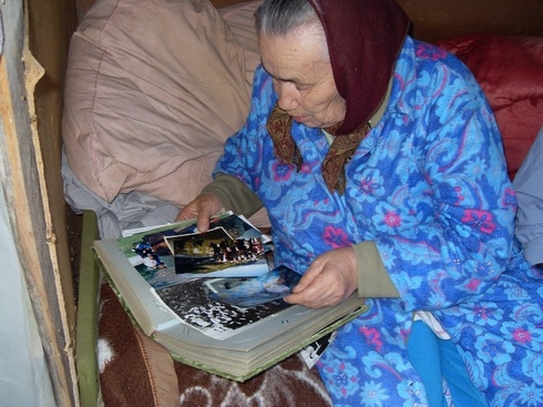 Жительница Карачаевска, помнящая день депортации. Фото корреспондента "Кавказского узла" Бэллы Ксаловой.