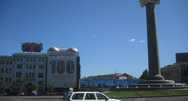 Грузия, Тбилиси, площадь Свободы, осень 2009 года. Фото "Кавказского Узла"