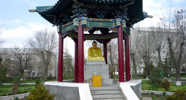 Калмыкия, Элиста, Будда Шакьямуни. Магомед Аушев для "Кавказского Узла"