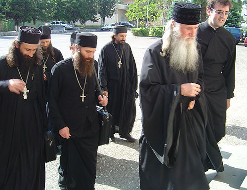 Глава Абхазской Православной церкви иерей Виссарион Аплиаа (второй справа). Фото "Кавказского Узла"