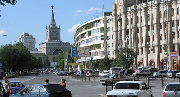 Волгоград. Площадь Павших борцов, вид на железнодорожный вокзал. Фото с сайта http://ru.wikipedia.org Волгоград. Площадь Павших борцов, вид на железнодорожный вокзал. Фото с сайта http://ru.wikipedia.org