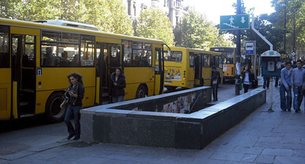 Грузия, Тбилиси, проспект Руставели, осень 2009 года. Фото "Кавказского Узла" Грузия, Тбилиси, проспект Руставели, осень 2009 года. Фото "Кавказского Узла"