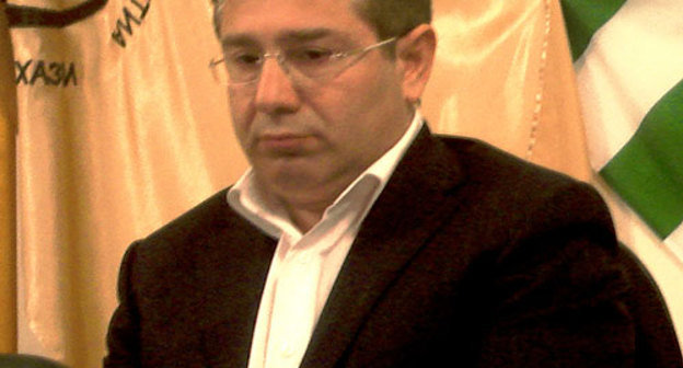 Кандидат в президенты Абхазии, лидер партии "Экономическое развитие Абхазии" (ЭРА) Беслан Бутба. Фото "Кавказского Узла"
