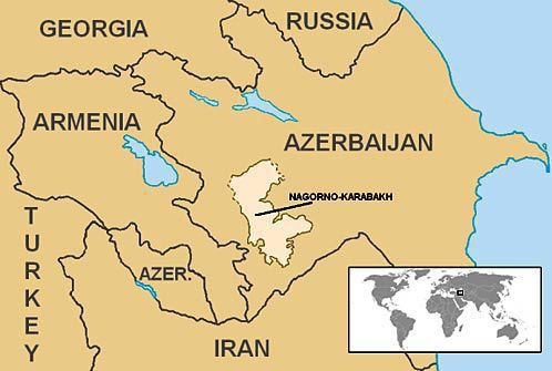 Белым цветом выделены границы бывшей Нагорно-Карабахской автономной области. Фото с сайта http://ru.wikipedia.org