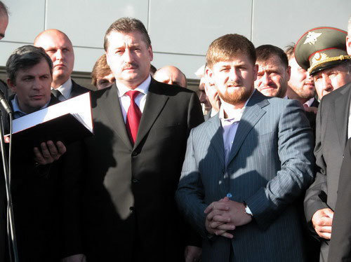 Президент Чечни Рамзан Кадыров (справа). Фото с сайта www.chechnyafree.ru