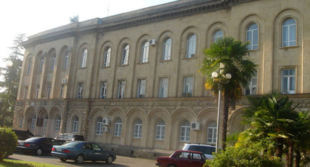 Сухум, парламент Абхазии. Фото "Кавказского Узла"