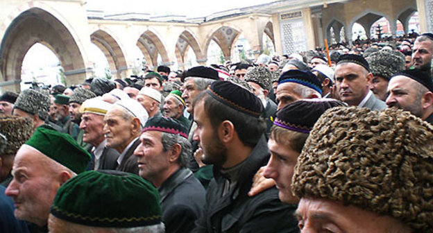 Чечня, Грозный, открытие Исламского центра, осень 2008 года. Фото с сайта www.chechnyafree.ru