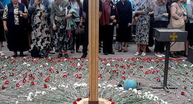 Беслан, 5-я годощина трагедии в школе №1, 3 сентября 2009 года. Фото "Кавказского Узла"