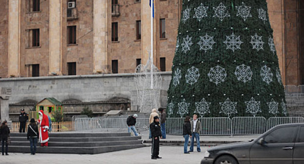 Тбилиси, здание парламента Грузии, декабрь 2009 года. Фото "Кавказского Узла"
