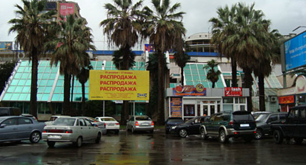 Блок № 2 Торговой галереи Сочи. 4 января 2010 года. Фото "Кавказского Узла" Блок № 2 Торговой галереи Сочи. 4 января 2010 года. Фото "Кавказского Узла"