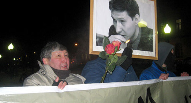 Москва, Чистопрудный бульвар, около памятника Грибоедову за 10 минут до начала массовых задержаний милицией. 19 января 2010 года. Фото "Кавказского Узла" Москва, Чистопрудный бульвар, около памятника Грибоедову за 10 минут до начала массовых задержаний милицией. 19 января 2010 года. Фото "Кавказского Узла"