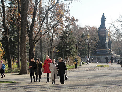 Краснодар, памятник Екатерине Второй, декабрь 2009 года. Фото "Кавказского Узла" Краснодар, памятник Екатерине Второй, декабрь 2009 года. Фото "Кавказского Узла"