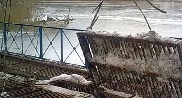 Замёрзший водозабор в Махачкале, 28 января 2010 года. Фото пресс-службы МЧС Дагестана Замёрзший водозабор в Махачкале, 28 января 2010 года. Фото пресс-службы МЧС Дагестана